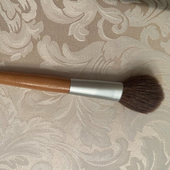 Glominerals Powder Brush - New; never used - Picture 2 of 3